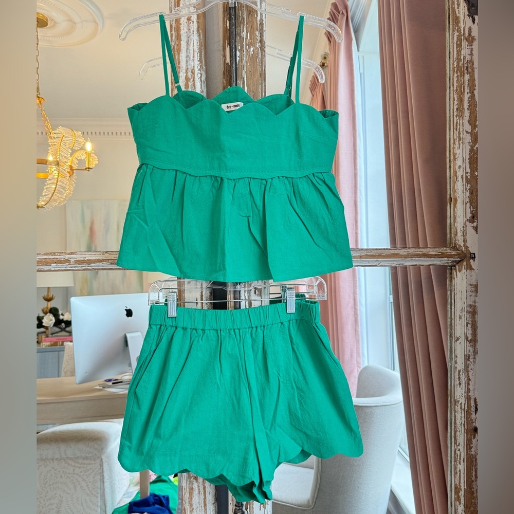 NWT Green set